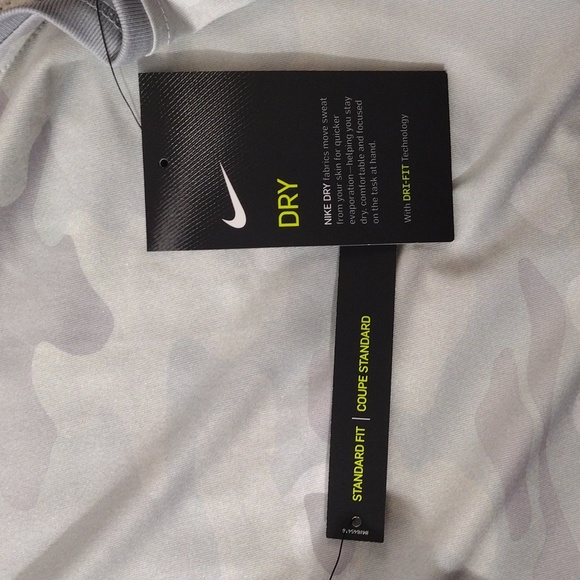 NWT Nike Camo Training Standard Fit Women's Tank Top size Medium - Picture 9 of 12